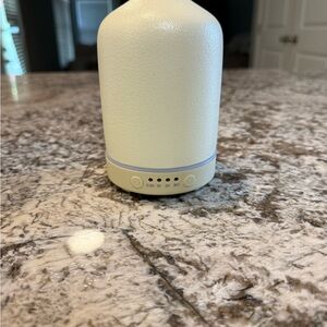 White Essential Oil Diffuser